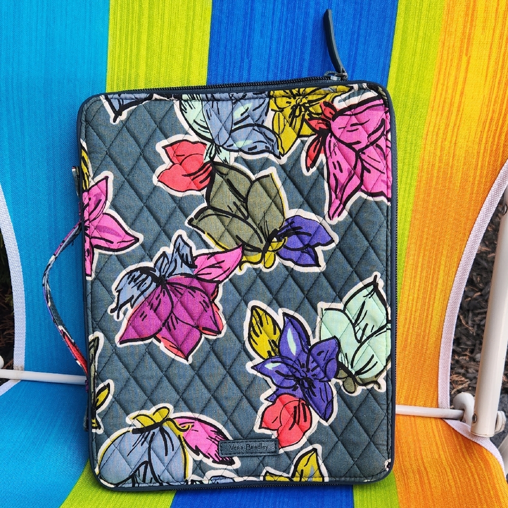 ✨️Vera Bradley Quilted Floral Tablet Sleeve - Multicolor